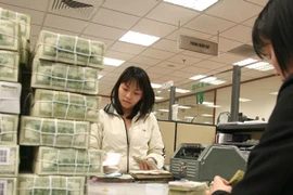 Doanh nghiệp được tiếp tục gia hạn vay ngoại tệ