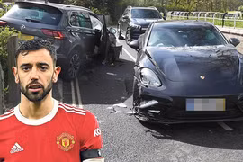 Bruno Fernandes gặp tai nạn trên đường đến sân tập MU