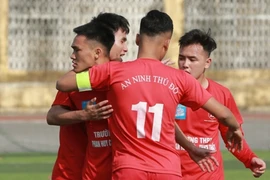 THPT Phan Huy Chú vào tứ kết với chiến thắng áp đảo