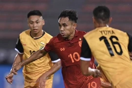 Phung phí cơ hội, Thái Lan vẫn thắng đậm trận ra quân AFF Cup 2022