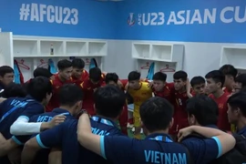 Xem HLV Gong Oh-kyun thúc giục học trò 'phải thắng' U23 Hàn Quốc