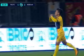 Video bàn thắng đầu tiên của Quang Hải cho Pau FC