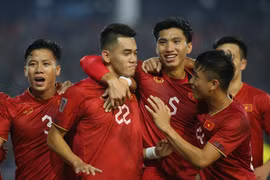 ĐT Việt Nam thắng đậm Malaysia trong trận đấu có 2 thẻ đỏ