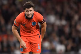 Maguire 'tấu hài' báo hại tuyển Anh