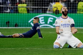 Real Madrid ngược dòng không tưởng trước PSG để vào tứ kết