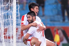 Cùng thắng tưng bừng, Viettel và Bình Định trở lại đường đua