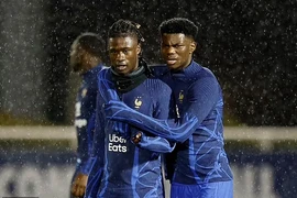 Sao tuyển Pháp bị công kích thậm tệ vì làm Nkunku mất World Cup