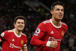 Lập hattrick siêu đẳng, Ronaldo đi vào lịch sử bóng đá