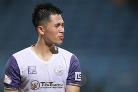 Trung vệ Đình Trọng bất ngờ chia tay CLB Hà Nội