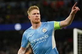 Man City và Liverpool cùng đặt một chân vào bán kết Champions League