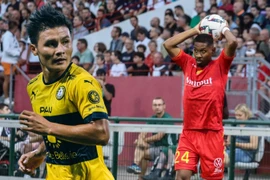 Quang Hải chạm trán cầu thủ gốc Việt tại Pháp