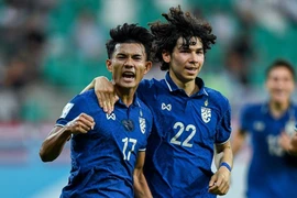 Thắng đậm Malaysia, U23 Thái Lan lên nhất bảng