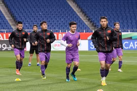 Tuyển Việt Nam làm quen SVĐ 6 vạn chỗ đấu Nhật Bản