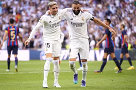 Benzema che mờ Lewandowski, Real đè bẹp Barca ở Siêu kinh điển