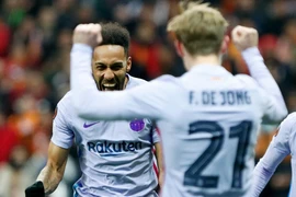 Xác định 8 đội vào tứ kết Europa League