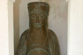 Kỳ lạ báu vật tượng đồng 500 năm tuổi ở Quảng Trị