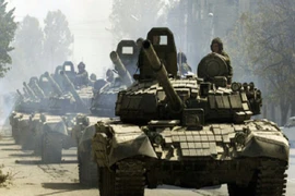 Ukraine tố xe tăng Nga “xâm nhập” biên giới 