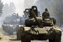 Ukraine tố xe tăng Nga “xâm nhập” biên giới 