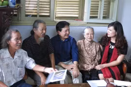 Thứ trưởng Bộ VH-TT&DL đến thăm gia đình nhạc sỹ Văn Cao