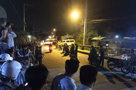 Đi bộ trên đường, người đàn ông bị tập kích, giết hại dã man