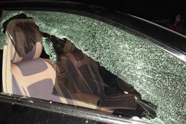 Đi ăn tối, bị kẻ gian đập kính ô tô "cuỗm" gần nửa tỷ đồng