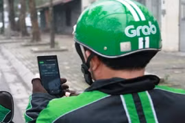 Liên tiếp 2 "xe ôm" GrabBike bị đâm, cướp xe