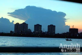 Sự thật về những “lăng mộ” dưới đáy hồ Tây