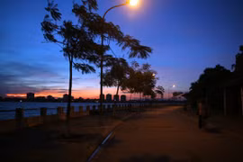 Tây hồ chiều tím