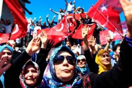 Ankara thẳng thừng sa thải 24.000 giáo viên và nhân viên chính phủ 