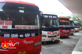 Vì sao xe khách tuyến cố định hoạt động khó khăn?