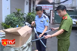 Liên tiếp phát hiện đồ chơi trẻ em bạo lực nhập lậu