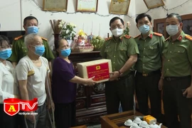 Những ngôi nhà nghĩa tình đồng đội