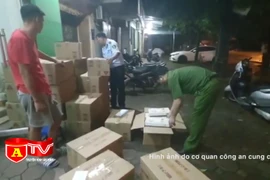 Liên tiếp phát hiện hai vụ vận chuyển bánh Trung thu nhập lậu