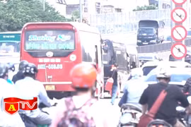 Khó khăn trong việc xử lý tình trạng “xe dù, bến cóc”