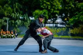 Rượu say, gây rối trụ sở công an đúng ngày Valentine 