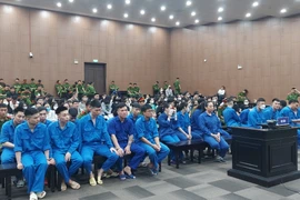 “Tập đoàn” cho vay lãi nặng, thu nợ bằng ảnh “khỏa thân” bị đề nghị án tù nghiêm khắc