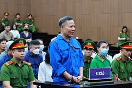 Chủ tịch Công ty Thái Dương bật khóc khi khai báo và nói chỉ học lớp 8