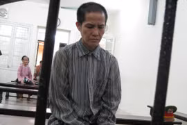 Phóng hỏa đốt nhà tình địch vì bị “nẫng” mất vợ và bị làm nhục trước dân làng 