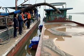 Giám đốc cầm đầu ổ nhóm khai thác cát trái phép thu lợi bất chính hơn chục tỷ đồng