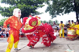 Nam sinh lớp 11 lĩnh án vì chém trọng thương “chú Tễu” đoàn rước kiệu trung thu