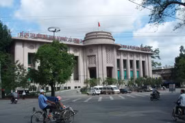 Nhân viên bảo hiểm tiền gửi chiếm đoạt tiền tỷ bằng mánh "chạy thầu"