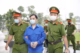 Xét xử vụ thao túng chứng khoán thu lợi bất chính hơn 154 tỷ đồng