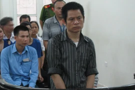 Mất mạng vì theo bạn xông vào phòng trọ tìm “con nợ”