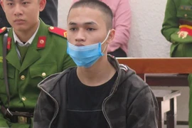 Người đàn ông thoát chết nhờ vợ kịp thời… giải cứu