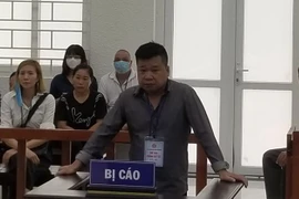 Mất 660 triệu đồng vì muốn con gái vào hải quan sân bay làm việc