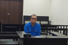 Nhân viên cửa hàng mua bán ô tô lừa đảo bằng chiêu “lướt” xe sang