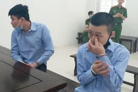 Dùng dao kiếm 'đọ nhau', hai nam thanh niên cùng vào tù