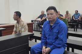 Liên tiếp dùng dao tấn công nhiều người tại gia đình vợ cũ