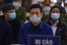 Xét xử vụ “thổi giá” thiết bị y tế trong phòng chống dịch Covid-19 tại Hà Nội