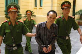 Tên cướp giết bảo vệ ngân hàng bằng 12 nhát dao, lĩnh án tử